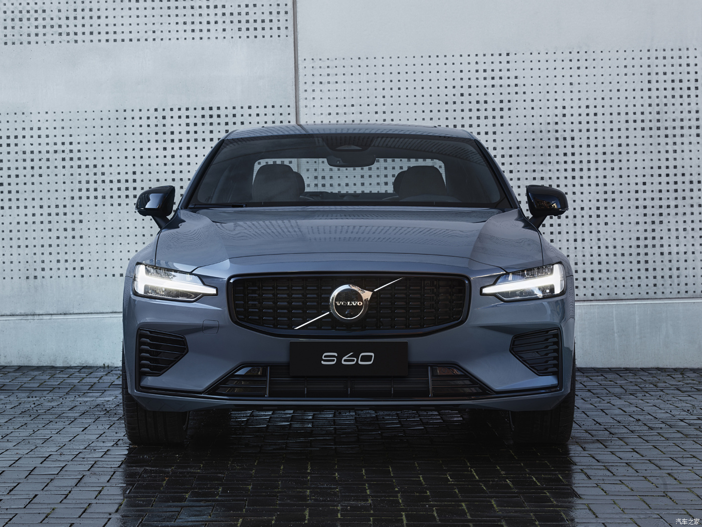 Experience the Best of Both Worlds with the 2023 Volvo S60 High Speed Long Range and Plug-in Hybrid