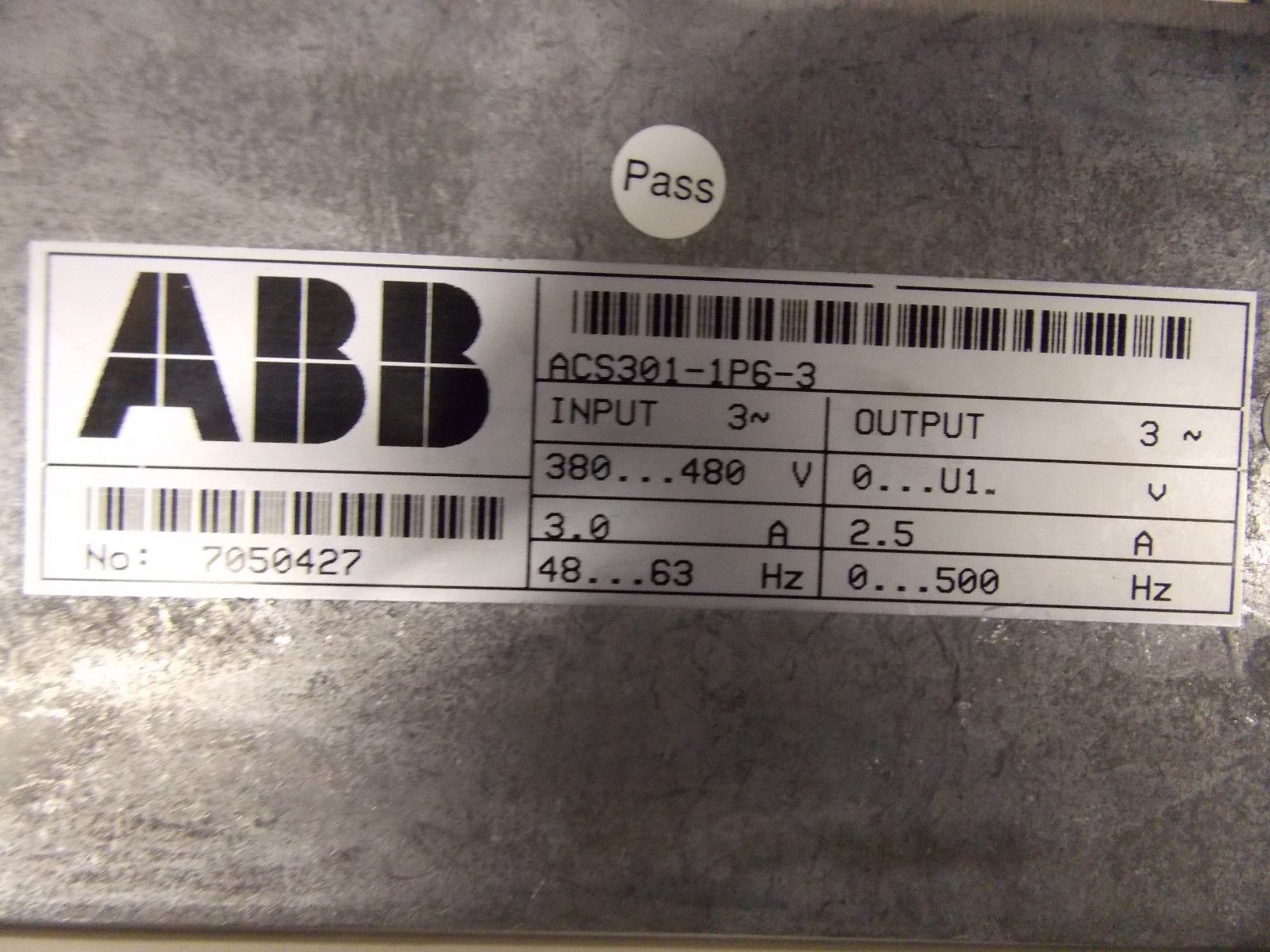 ABB ACS301-1P6-3 AC DRIVE 3 PHASE 380-480 VAC INPUT 50/60 HZ 3.0 AMP
