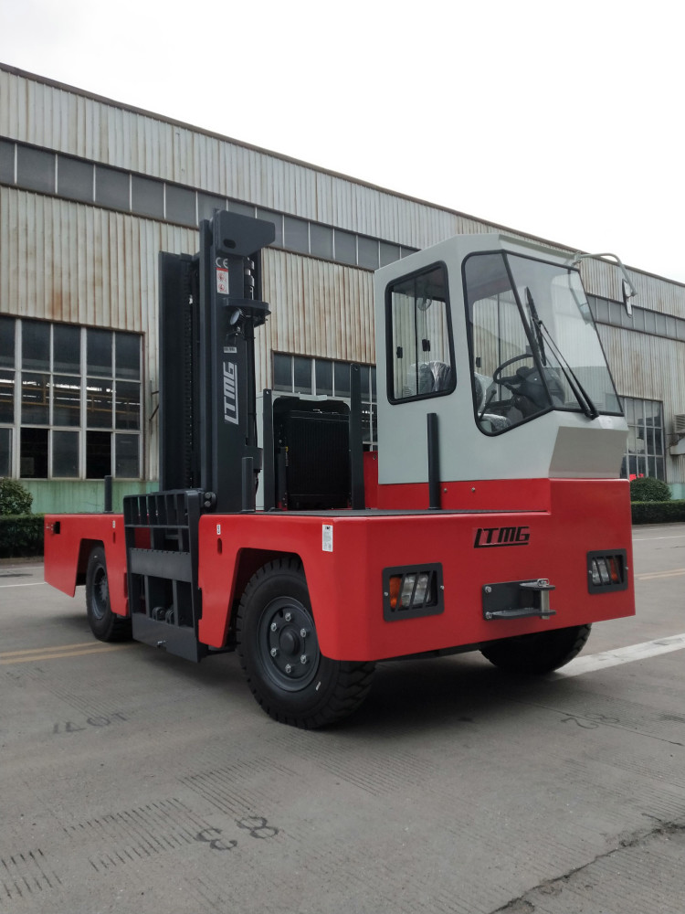 Isuzu Engine 5 Ton Side Loader Forklift Solid Tires Side Shifter Optional