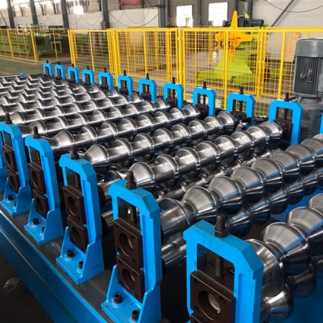 Colored Glazed Steel Metal Sheet Roll Forming Machine Hydraulic PLC Controlled High Speed