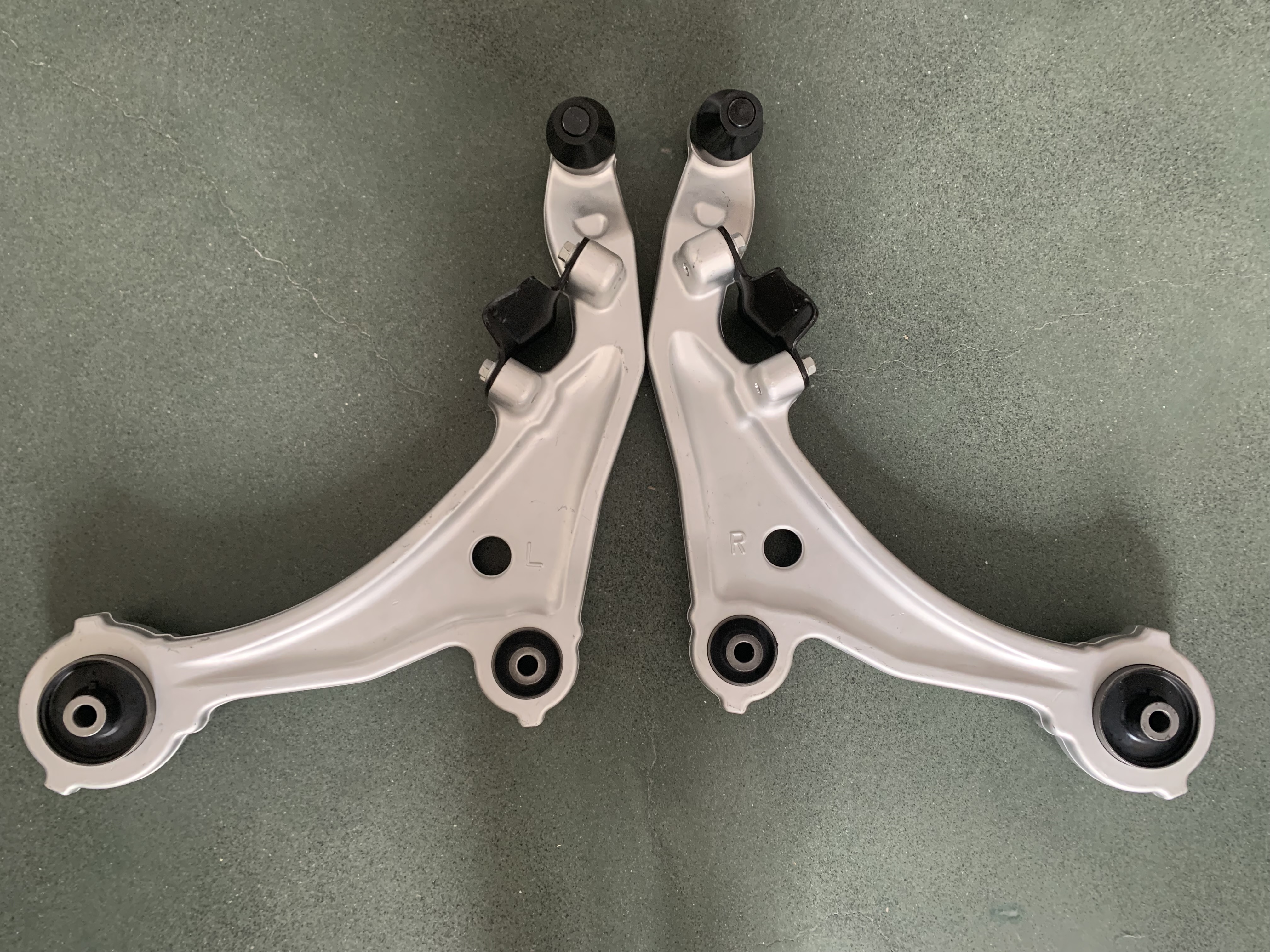 Front Lower Control Arm for Honda Fit City 2013-2020 51350-T5G-A01 Made of SPHC Steel