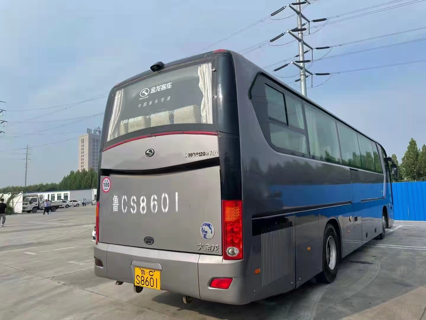 10.5m Tourist City Bus 33 Passengers Used Coach Bus In Dubai with YC6J220-30 Engine
