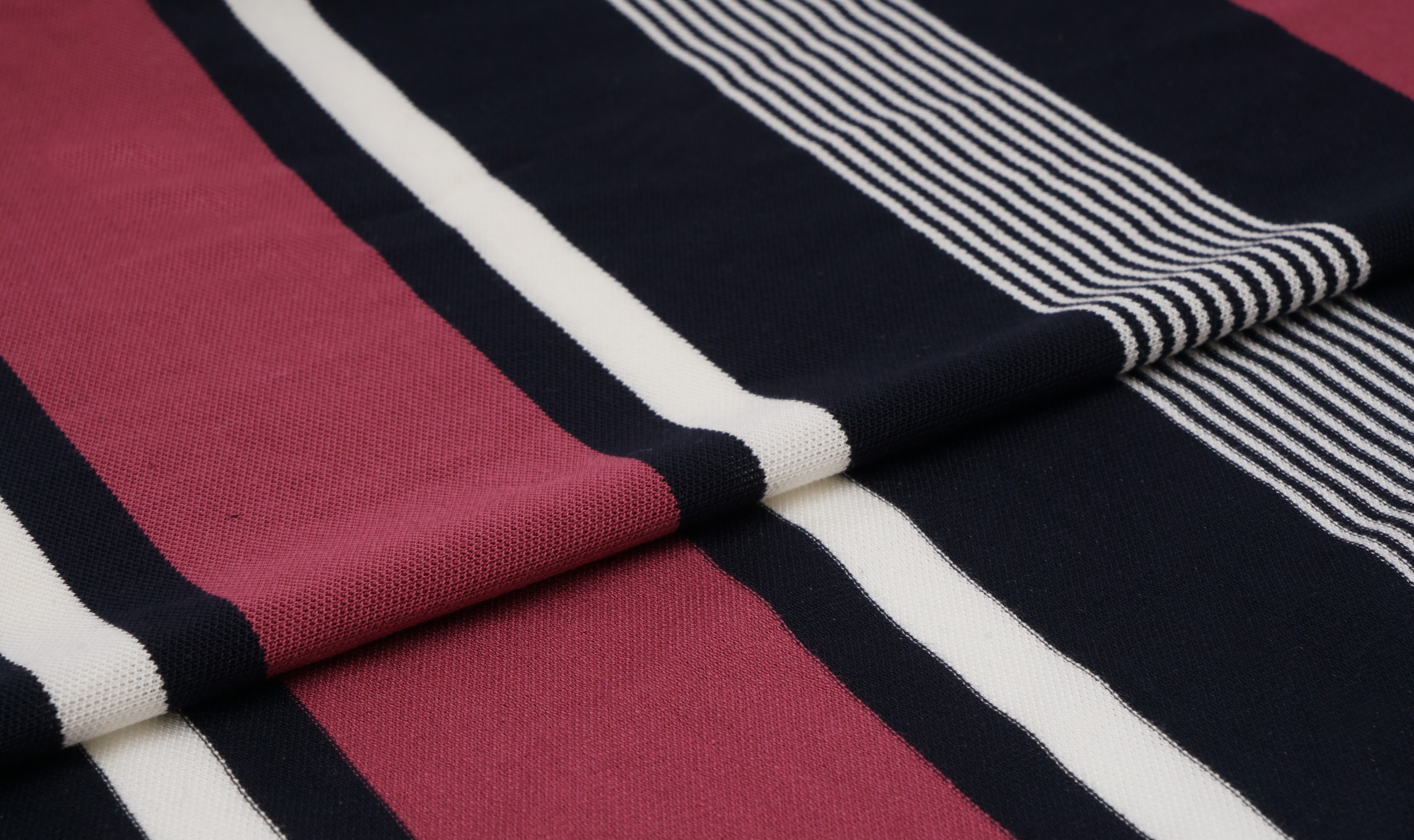 Moisture-Absorbent Breathable And Environmentally Friendly Striped Knit Fabric For Casual Wear