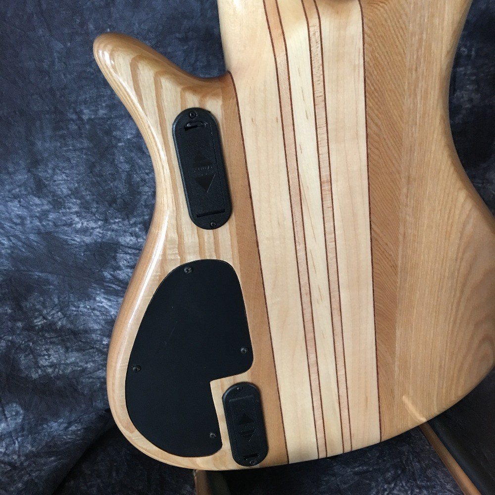 2017 hot 6 string bass guitar.OEM retail new 6 strings electric bass guitar EMS free shipping