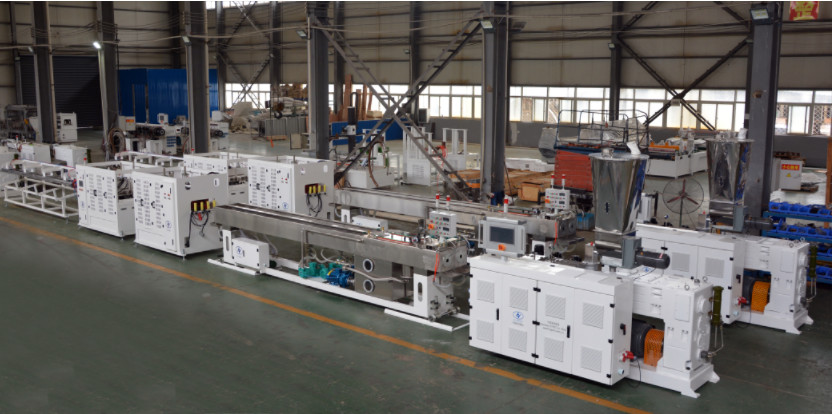 High Efficient 40-250mm PVC Water Drainage Sewage Pipe Line With HYPS90/28 Parallel Twin Screw Extruder With Motor 55kw Output 500kg/h