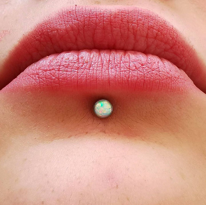 8mm 16G Internally Threaded Jewelry G23 Titanium Opal Labret Stud