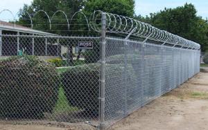 Wholesale Black PVC Coated Chain-Link Fence/Cyclone Fence 0.9mx20mx50*50mmx3.3mm from china suppliers
