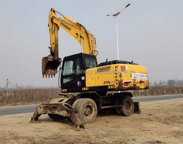 2017 Hyundai Robex 210 Used Compact Excavator 210W-7 4WD