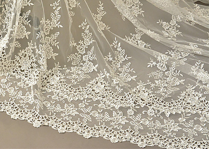 Ivory Embroidery Bridal Corded Lace Fabric , Flower Scalloped Edge Lace Fabric By The Yard