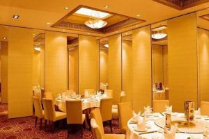 Wholesale Leather Acoustic Panel Finished Folding Wooden Partition Wall For Artgallery from china suppliers