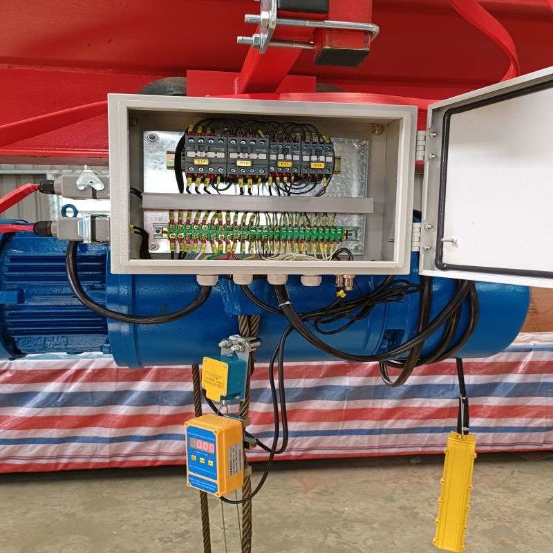 Strength Steel 3 Ton Bridge Crane In Customized Color Configuration