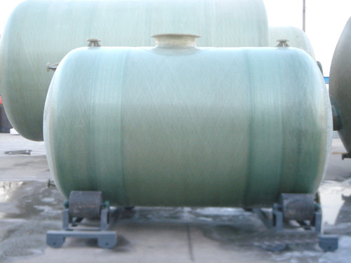 Durable Filament Winding Horizontal Water Tank 400 Gallon For Water Treatment