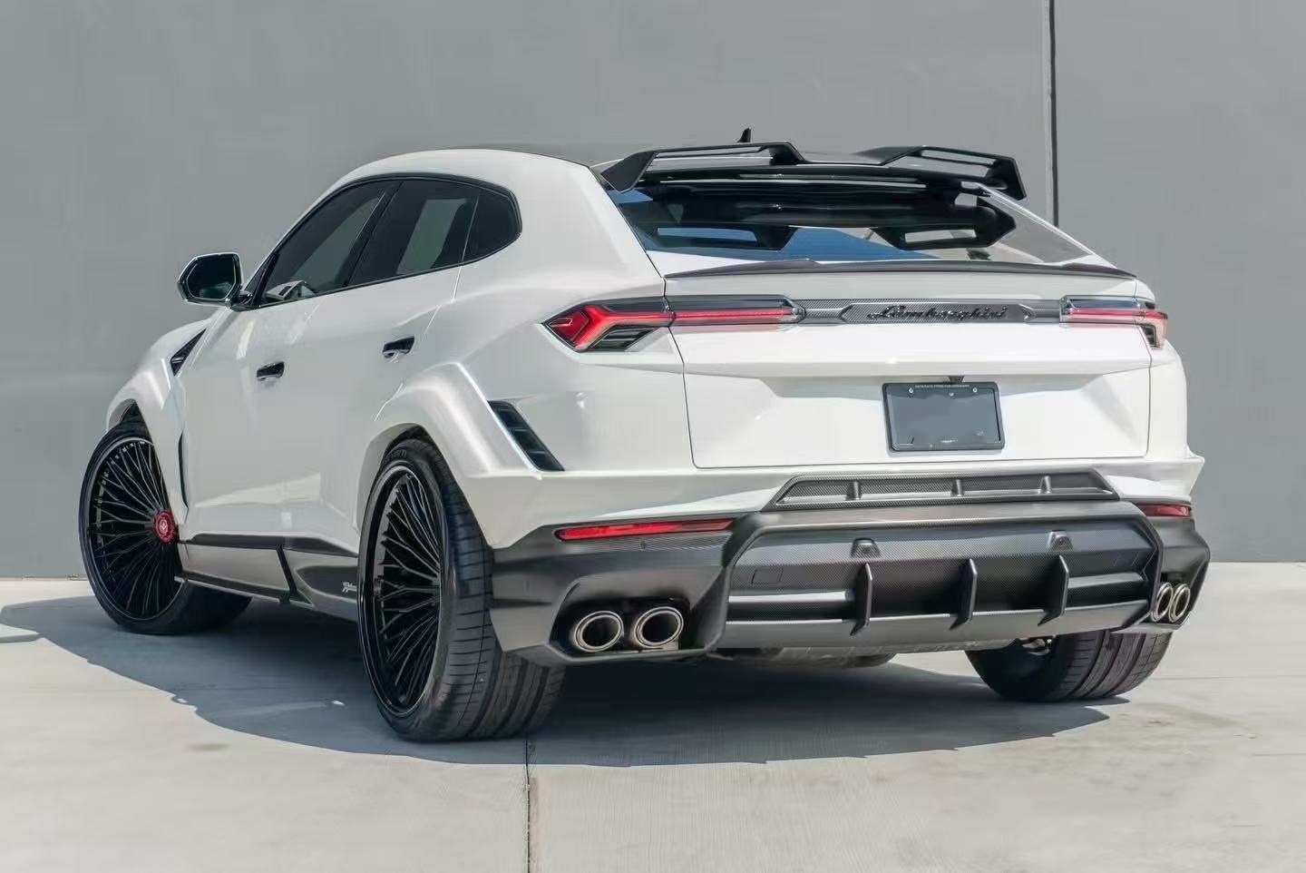 RT Carbon Body Kit For URUS SUV Lamborghini Front Lip Diffuser Wheel Arch Widebody Kit