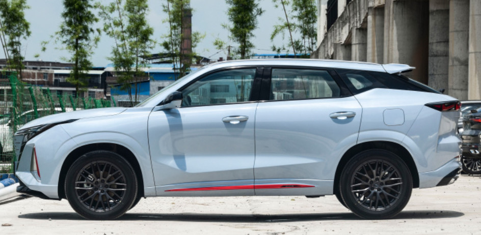 Changan OSHAN Z6 2022 Blue Whale 1.5T DCT Zhizun model 5 Door 5 seats SUV