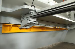 Wholesale Hydraulic Cutting Electric Shearing Machine QC11Y 20X6000 For Steelwork 20Mm 6000mm from china suppliers