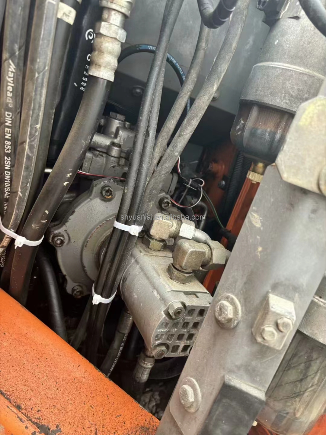 Original Hydraulic Valve Used Hitachi ZX130 Crawler Excavator ZX120 ZX130US 13Ton Japan