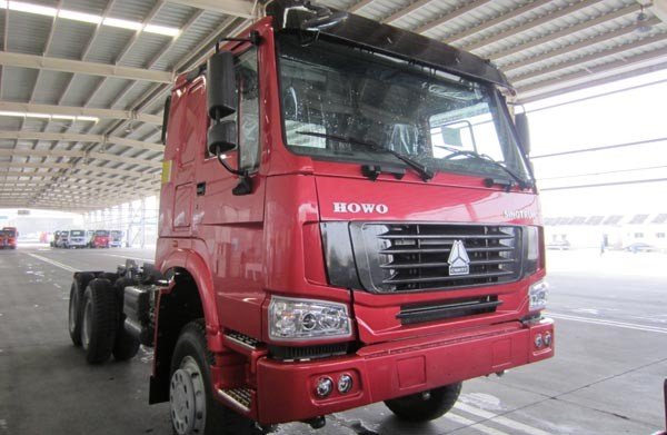 sinotruk howo 4x2 and 6x4 euro2 Diesel prime mover tractor truck head for sale
