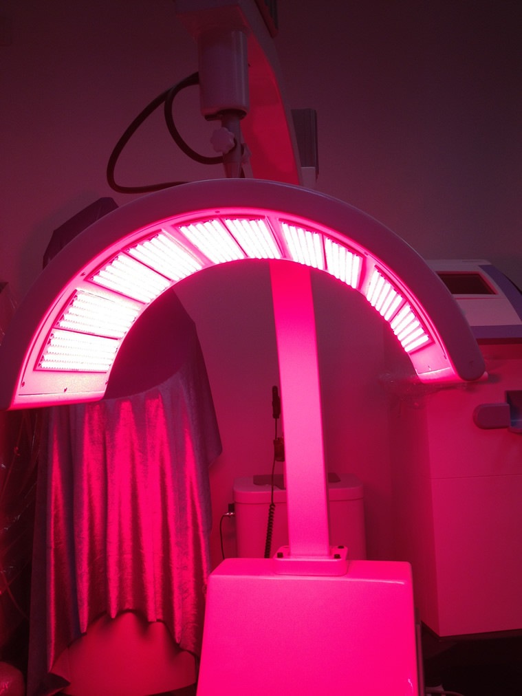 LCD Touch Screen PDT LED Phototherapy Machine For Acne / Face Skin Care