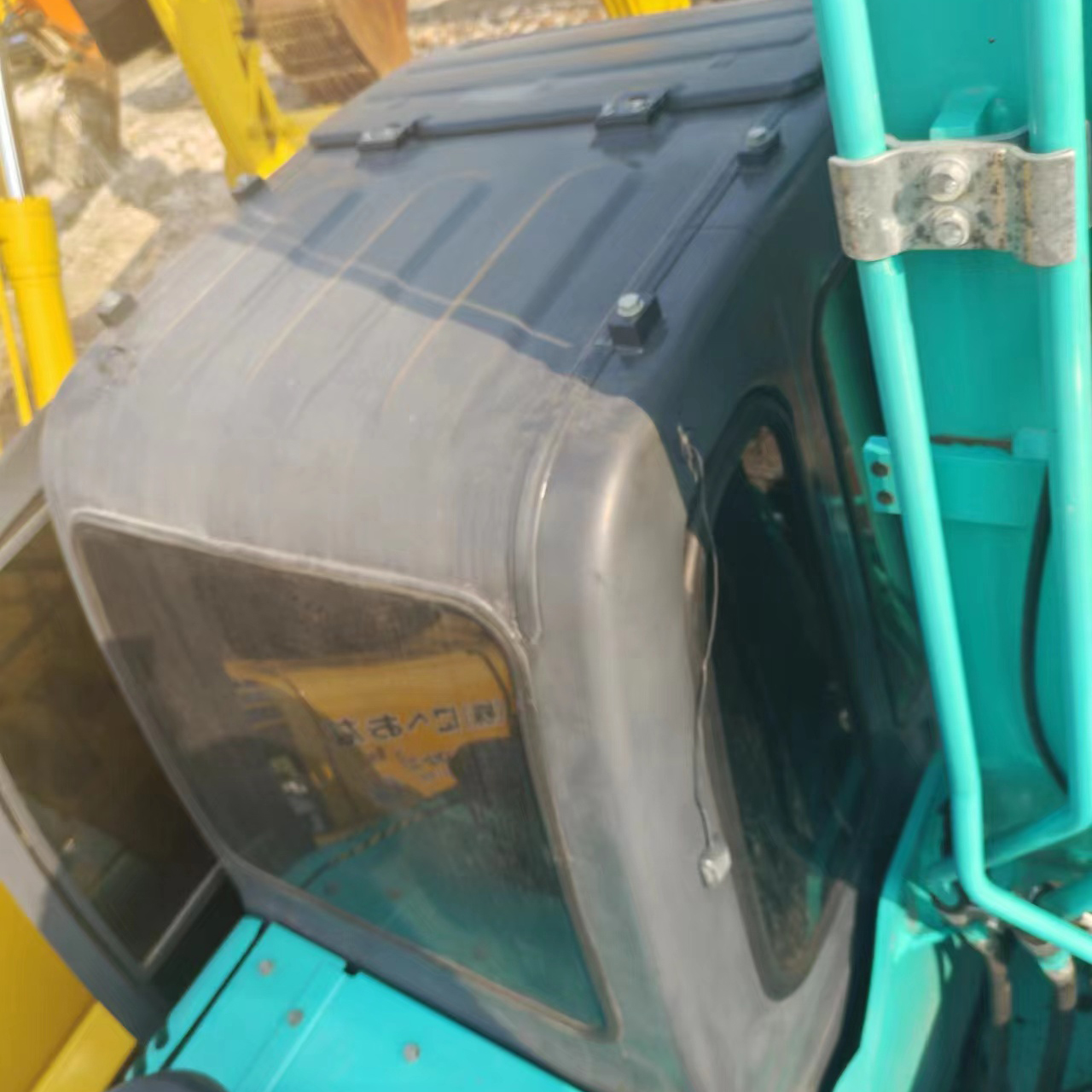 Operating Weight 21200 Used Kobelco SK210 SK200 Medium Crawler 21ton Digger Excavator