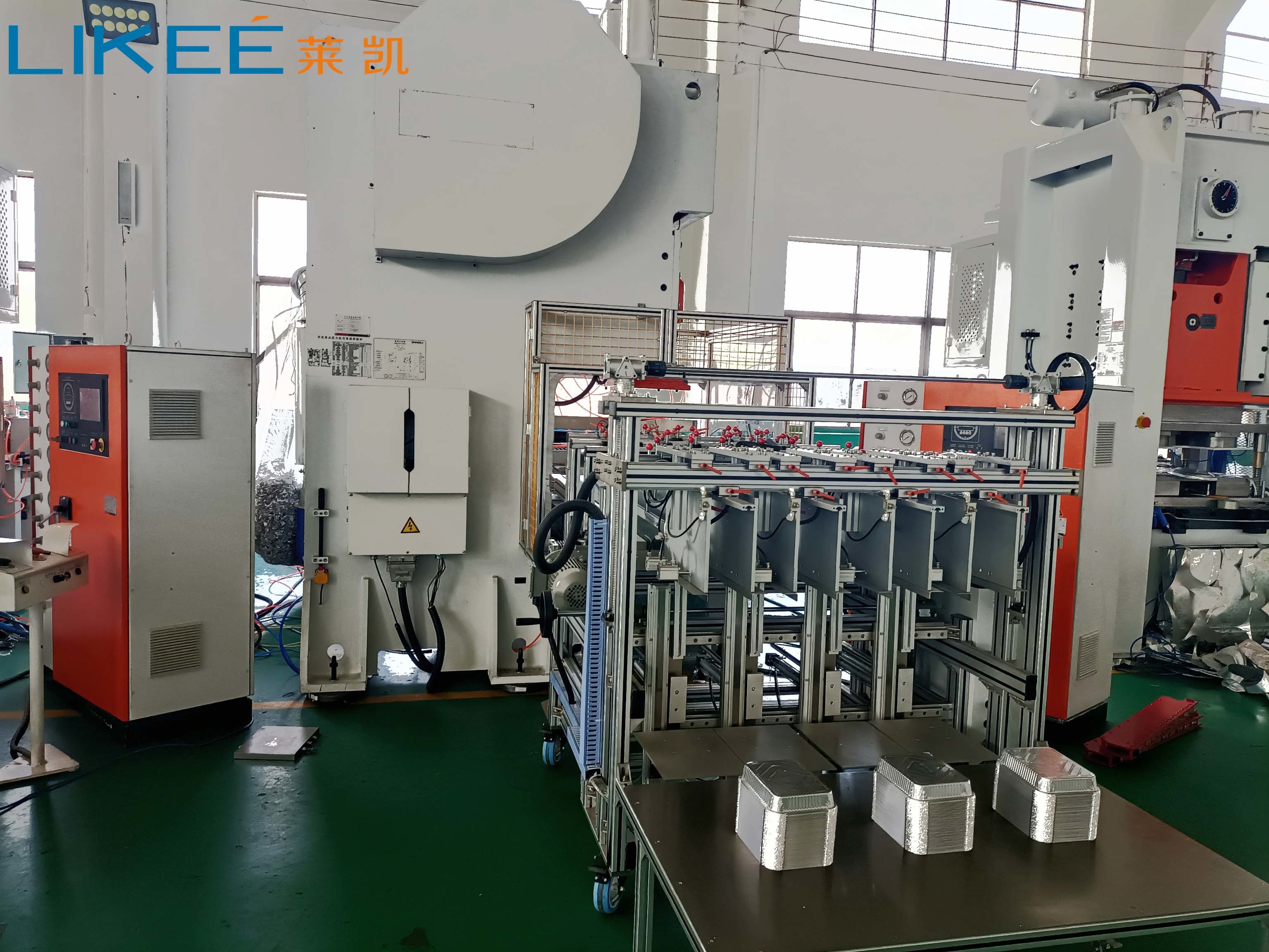 Automatic Aluminum Foil Plate Making Machine with Siemens Motor