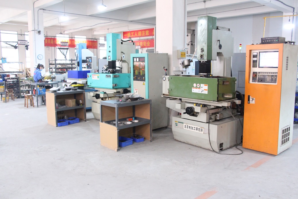 HSS Thread Rolling Die Vehicle Mould Customized Service For Making Screws