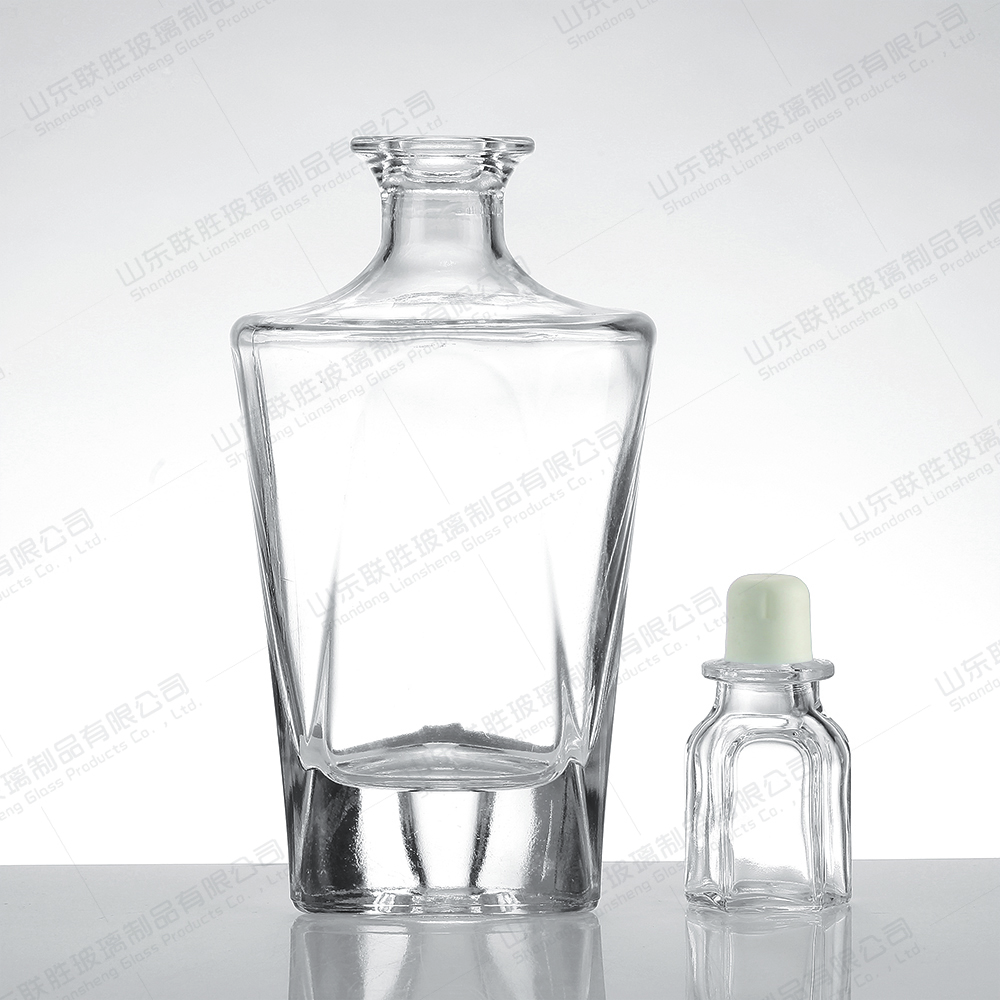 Sealing Type Glass Lid Square and Cylinder Vodka Wine Glass Bottle for Juice Whisky