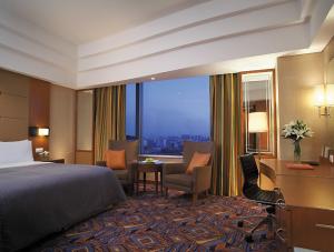 Wholesale Luxury 5 Star Hotel Bedroom Furniture Sets Eco - Friendly Customized For Villa / Resort from china suppliers