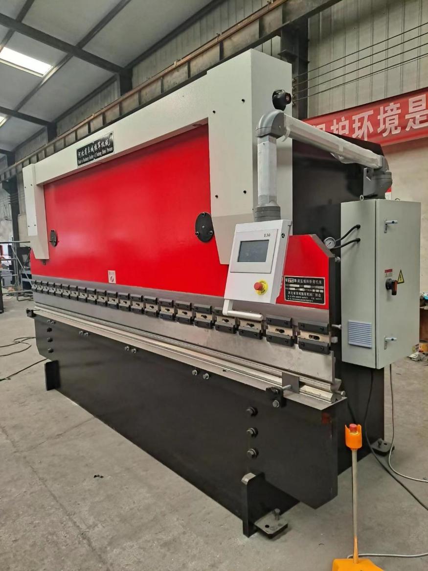 CNC BENDING MACHINE