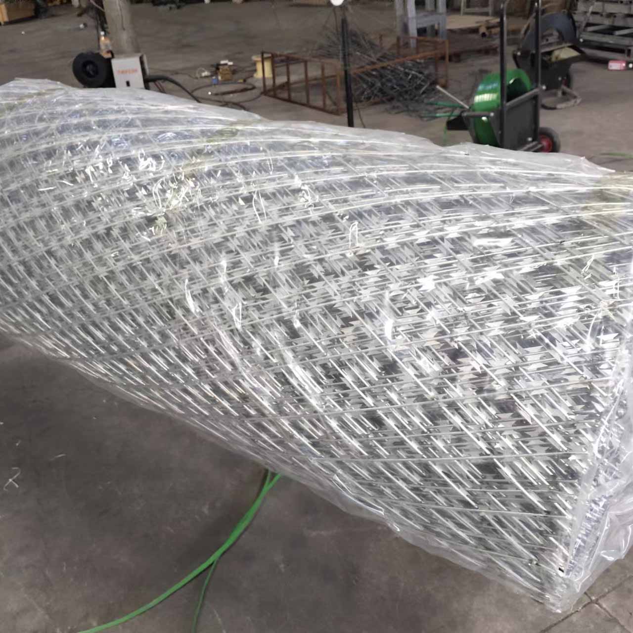 razor wire