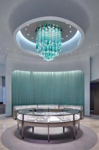 Wholesale Jewelry store ceiling blue green icefall handmade blown icicles custom stalagite chandelier Hotel lobby villa chandelier engineering lamps non from china suppliers