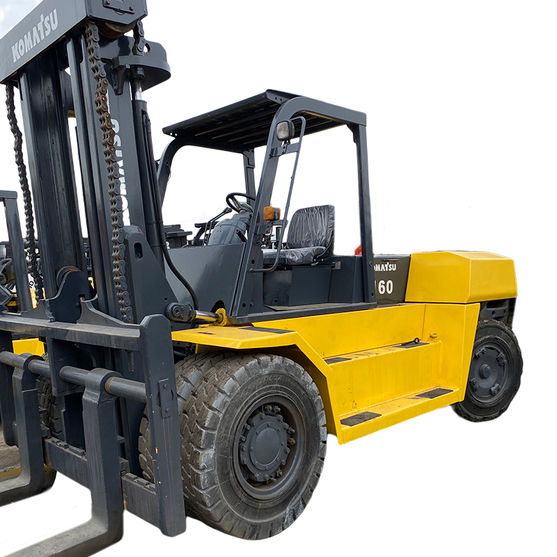 16 Ton Komatsu Diesel Forklift Good Working Condition Lifting Tools Included