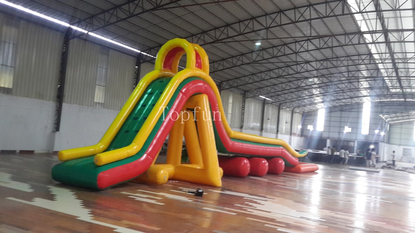 Giant Commercial 17mL Pool Water Slide 17 * 3 * 5m Hoilday Use Beach Slide