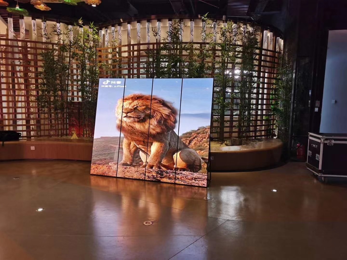 High Resolution Indoor Poster Advertising Led Screen Large Stand Digital Billboard