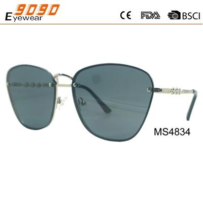 Classic culling fashion metal sunglasses ,UV 400 Protection Lens,suitable for