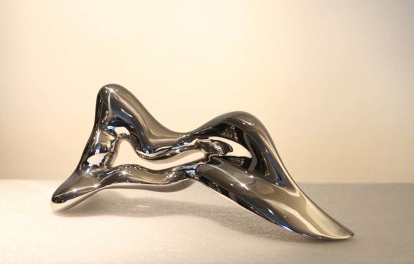 Mirror Surface Garden Ornaments Statues , Abstract Stainless Steel Garden