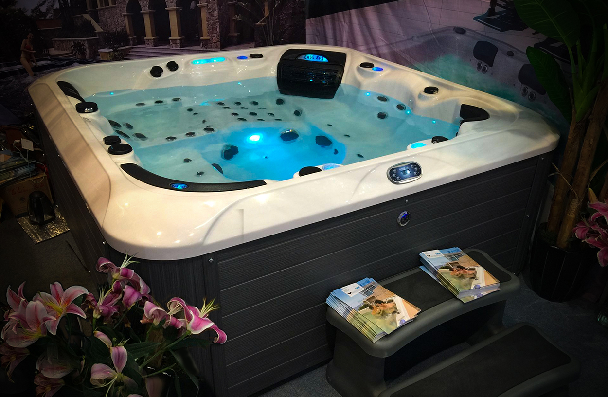 Outdoor Acrylic Hydro Massage Bathtub Spa Hot Tub For 6 Person