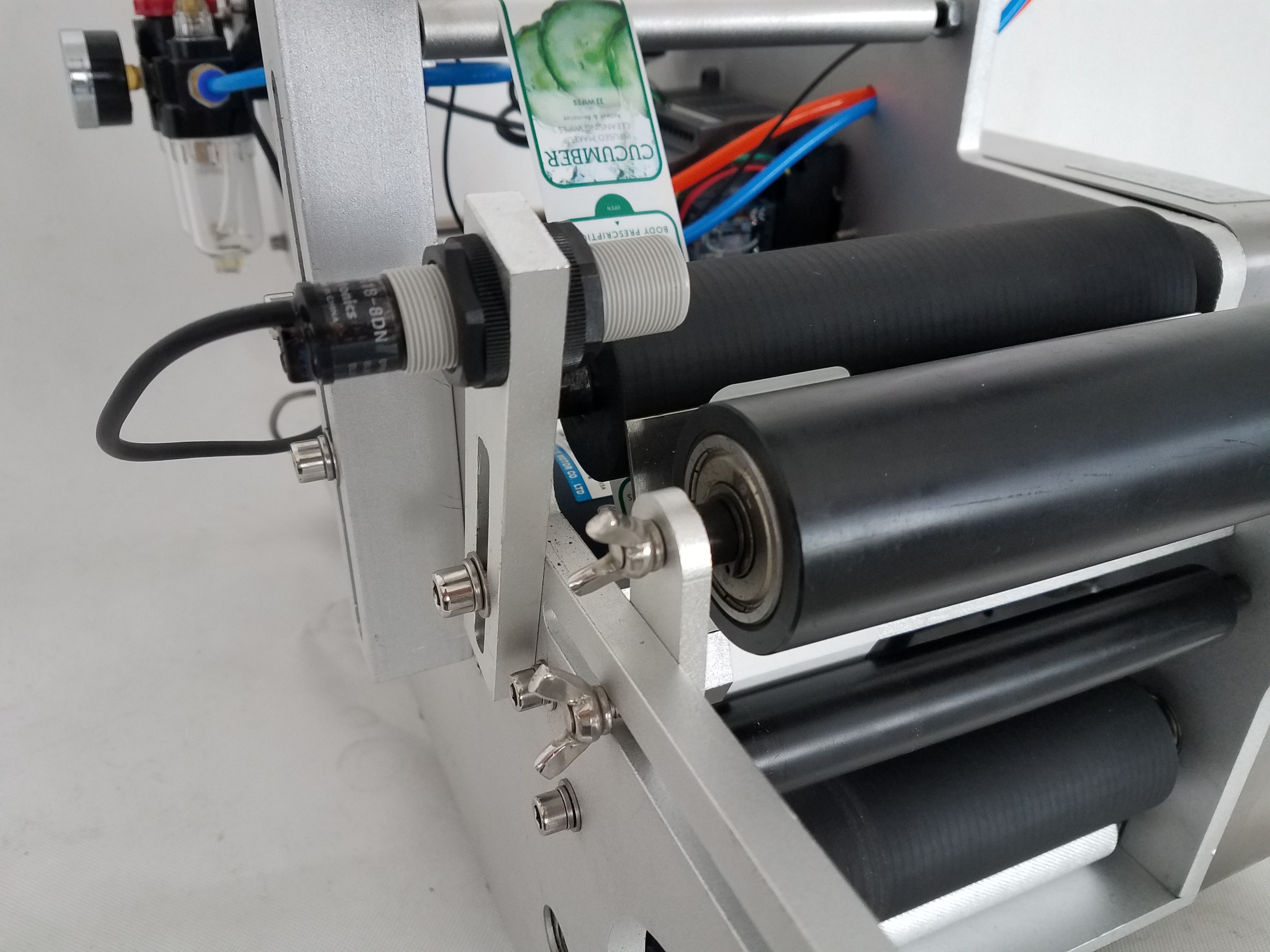 Desktop Adhesive Sticker Semi Automatic Bottle Label Applicator Pneumatic Type