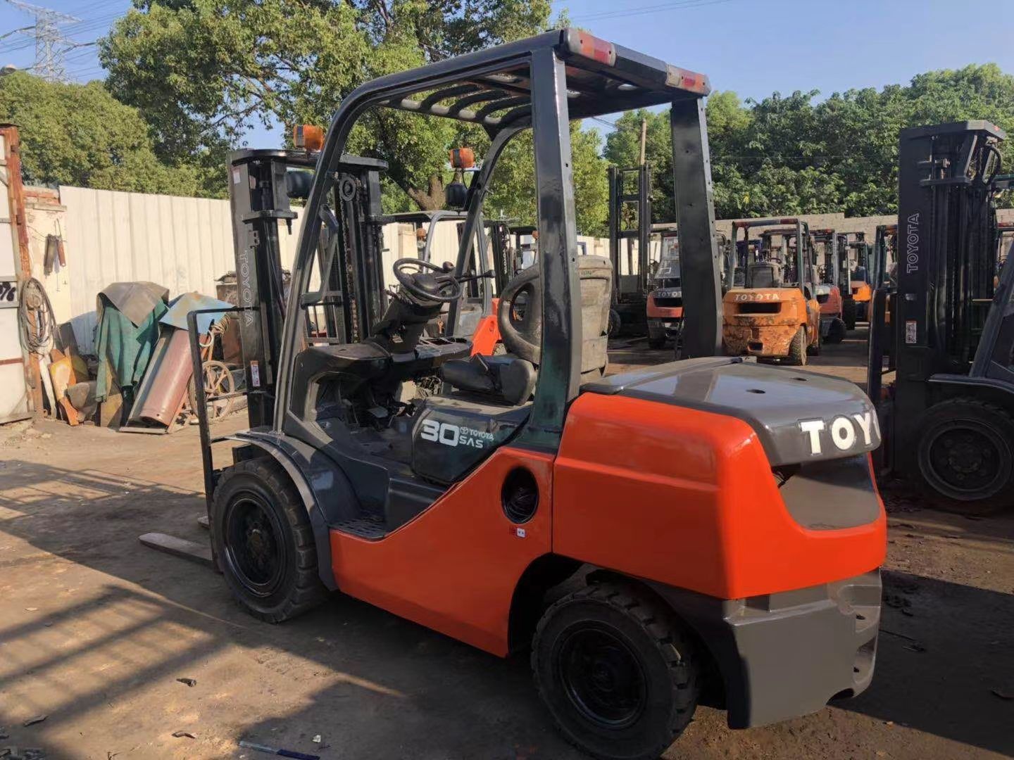 Japan Engine Power Electric Forklift 8F for Safe and Easy Warehouse Material Handling