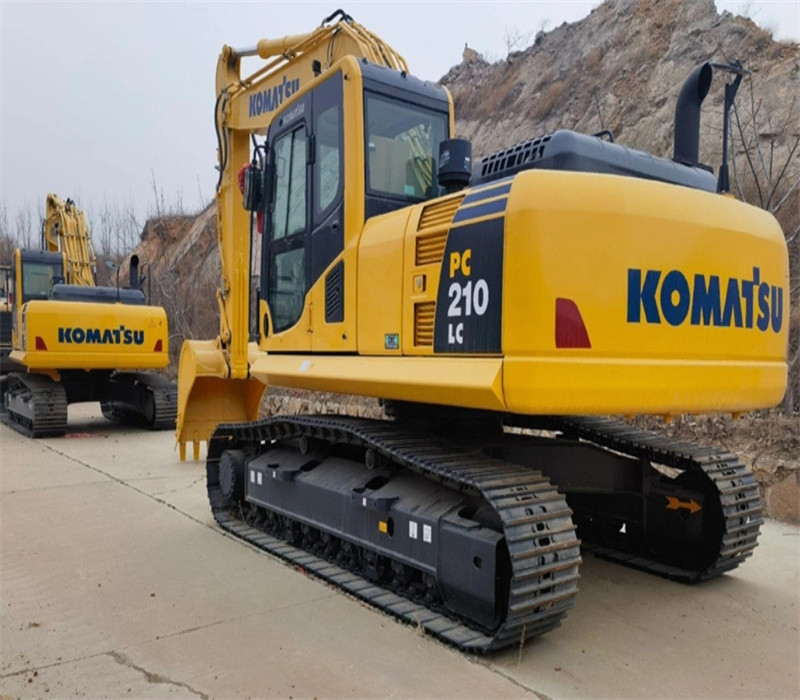 Pre Owned Komatsu 210 Excavator 37500KGs Used Excavator