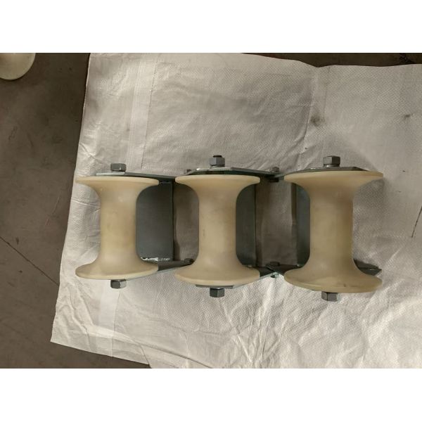 Manhole Cable Roller with 10kg Weight 130mm Cable Capacity and 1 Year Warranty for Smooth Underground Cable Installation