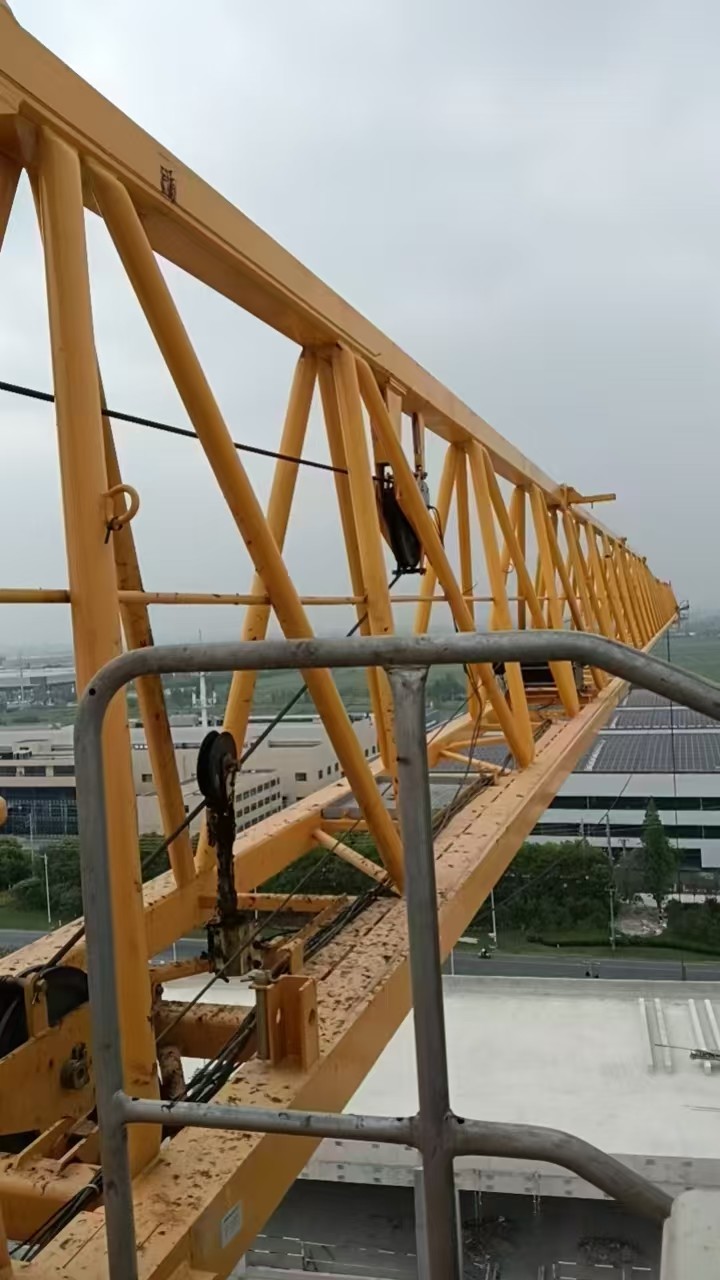 2022 Zoomlion Flat Top Tower Crane 7025-12 Car Type Moving and Moving Type