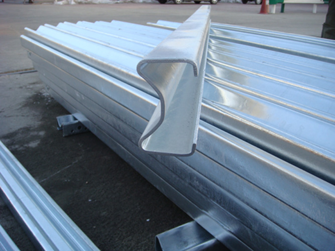 Custom Color Steel Highway Corrugated Beam Curved Guardrail with Q235 Q345 Material