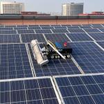 WLS-7 1100mm Width Remote Controlled Track Crawling Photovoltaic Panel Cleaning