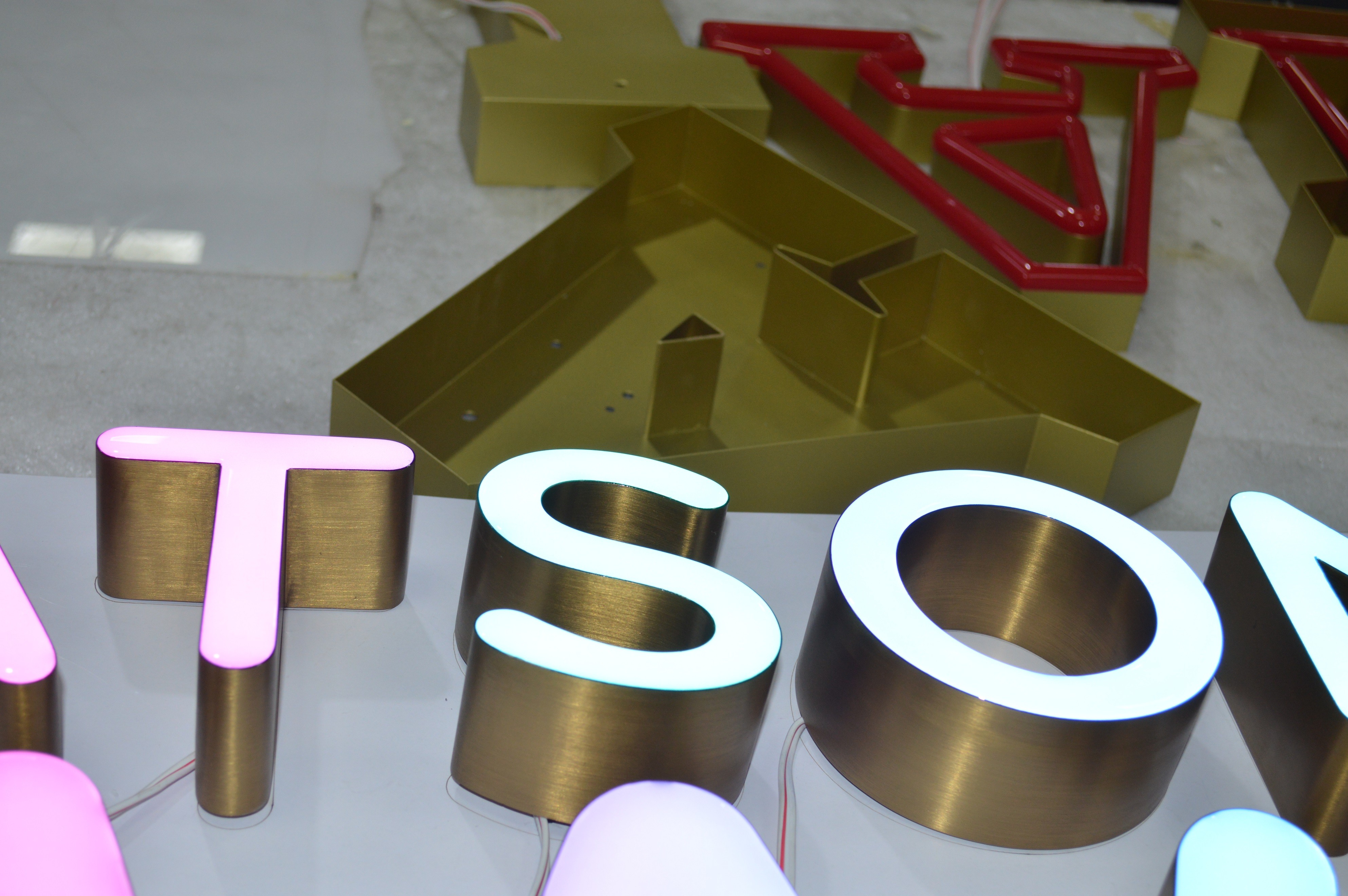 3D Acrylic Front Lit Channel Letter Sign PANTONE / RAL 40mm For Office