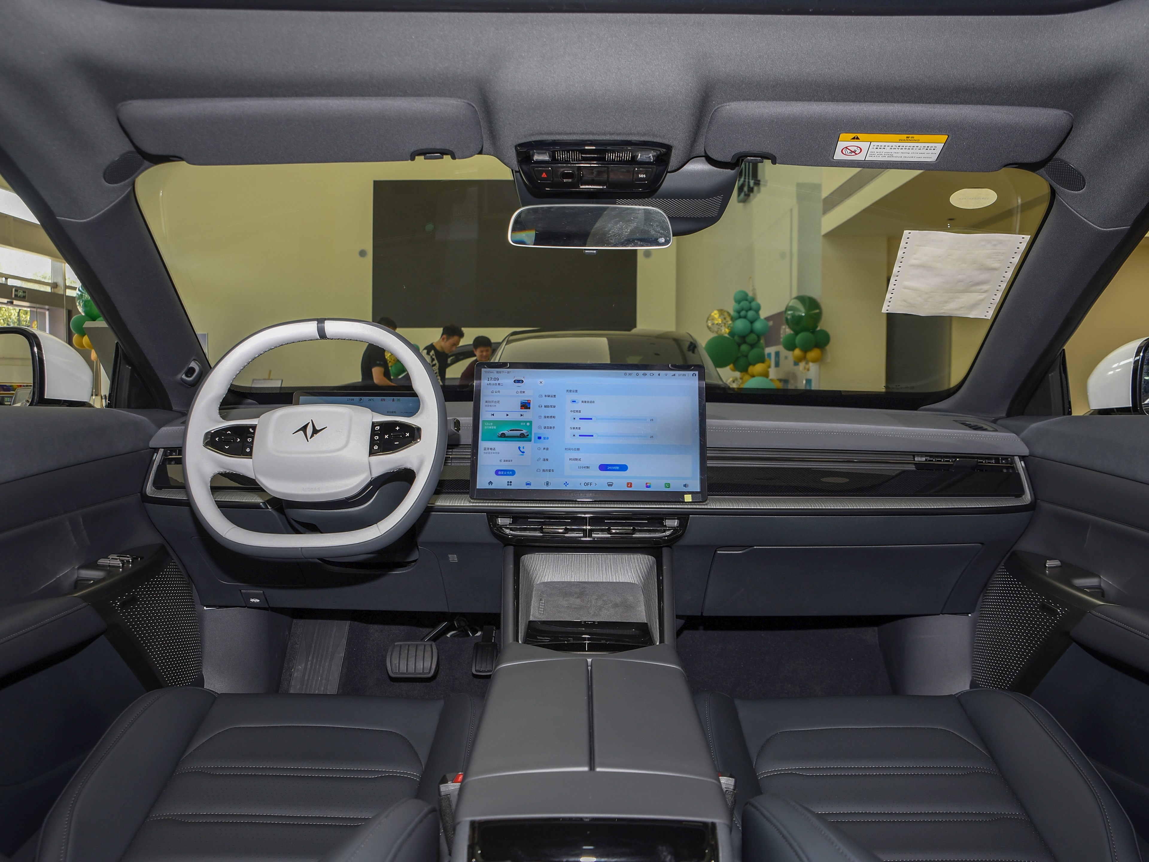 4880*1895*1460 Length * Width * Height 400 Maximum Power Dongfeng Yipai 007 Sports EV Car with 540 Range Energy Efficiency
