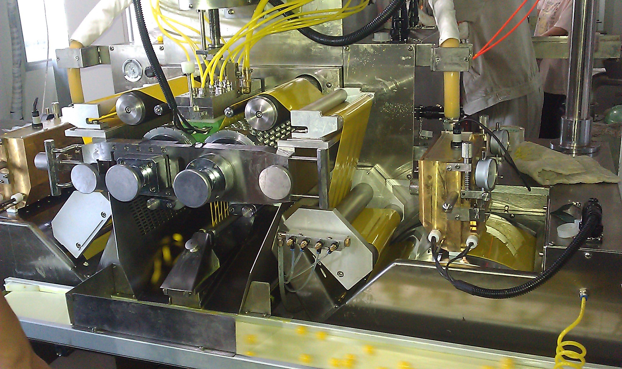 Vegetable Gelatin Softgel Encapsulation Machine For 50000 - 70000 Capsules / H
