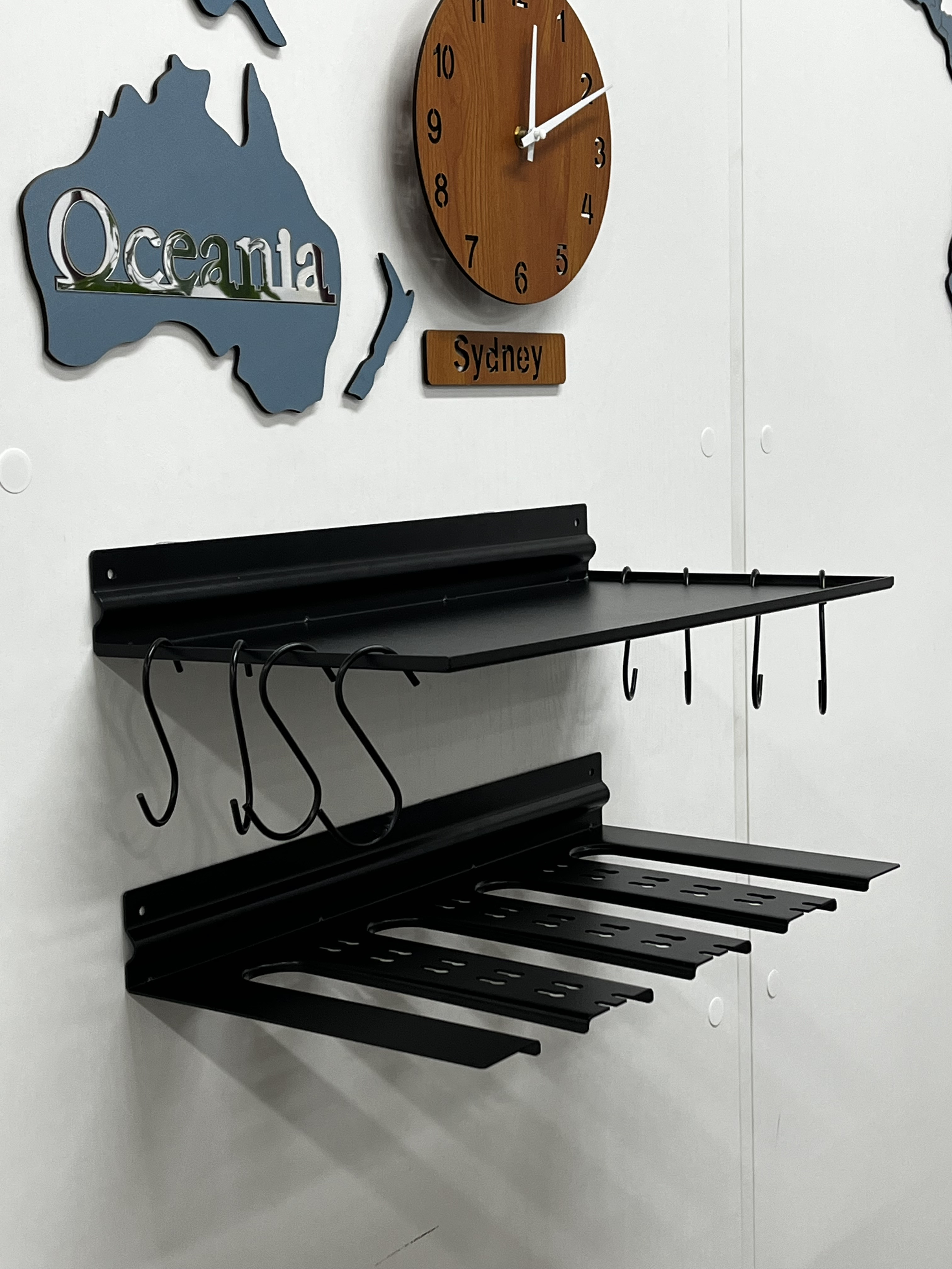 Garage Space Saving Carved Metal Power Tool Storage Racks 430*305*230mm Wall Mounted