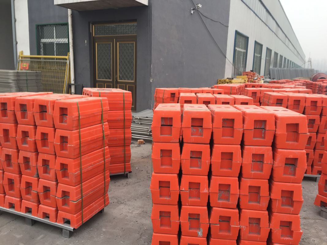 temporary fencing packing in metal pallet all brand new meet AS4687-2007 temp fence shop supplier