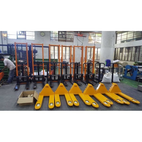 Lifting Forklift 3 Tons 2 Tons Fully Electric Handling Loading And Unloading Forklift