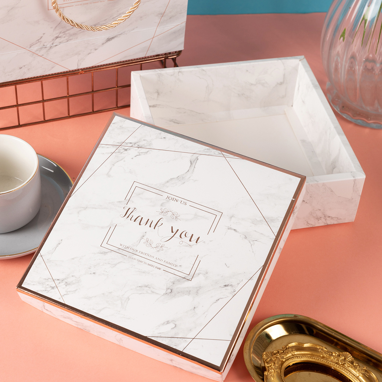 Recycled Materials Square-Shaped Hat Packaging Box with Custom Print and Competitive